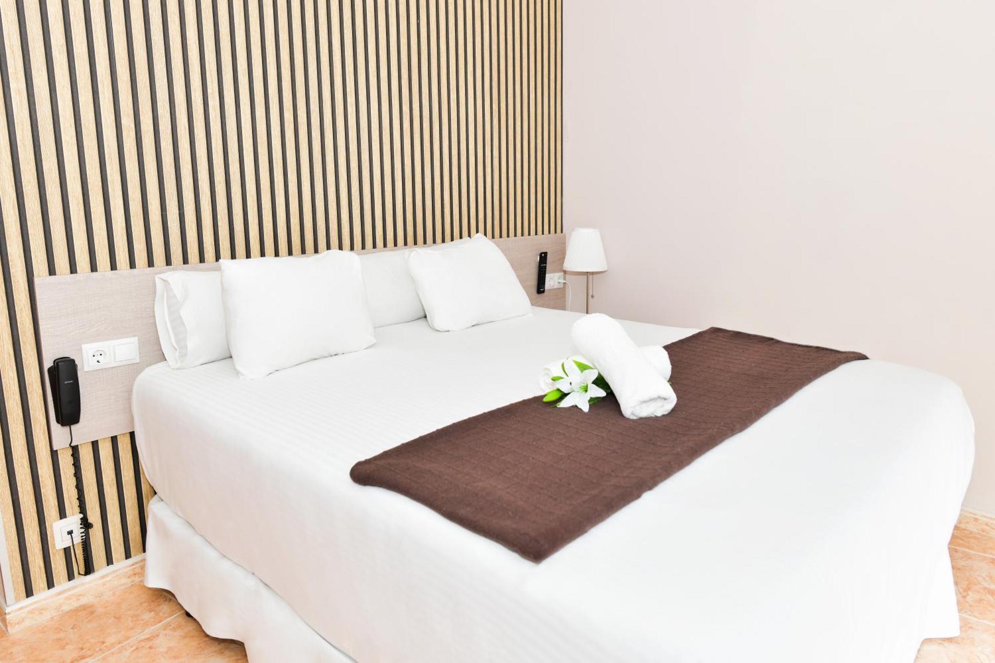 Hotel Ancora Urban Center Finisterre Bagian luar foto